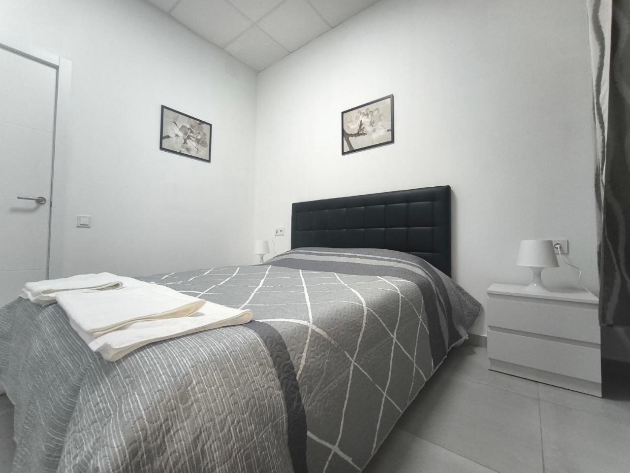 Apartamentos Sant Roc Валенсія Екстер'єр фото